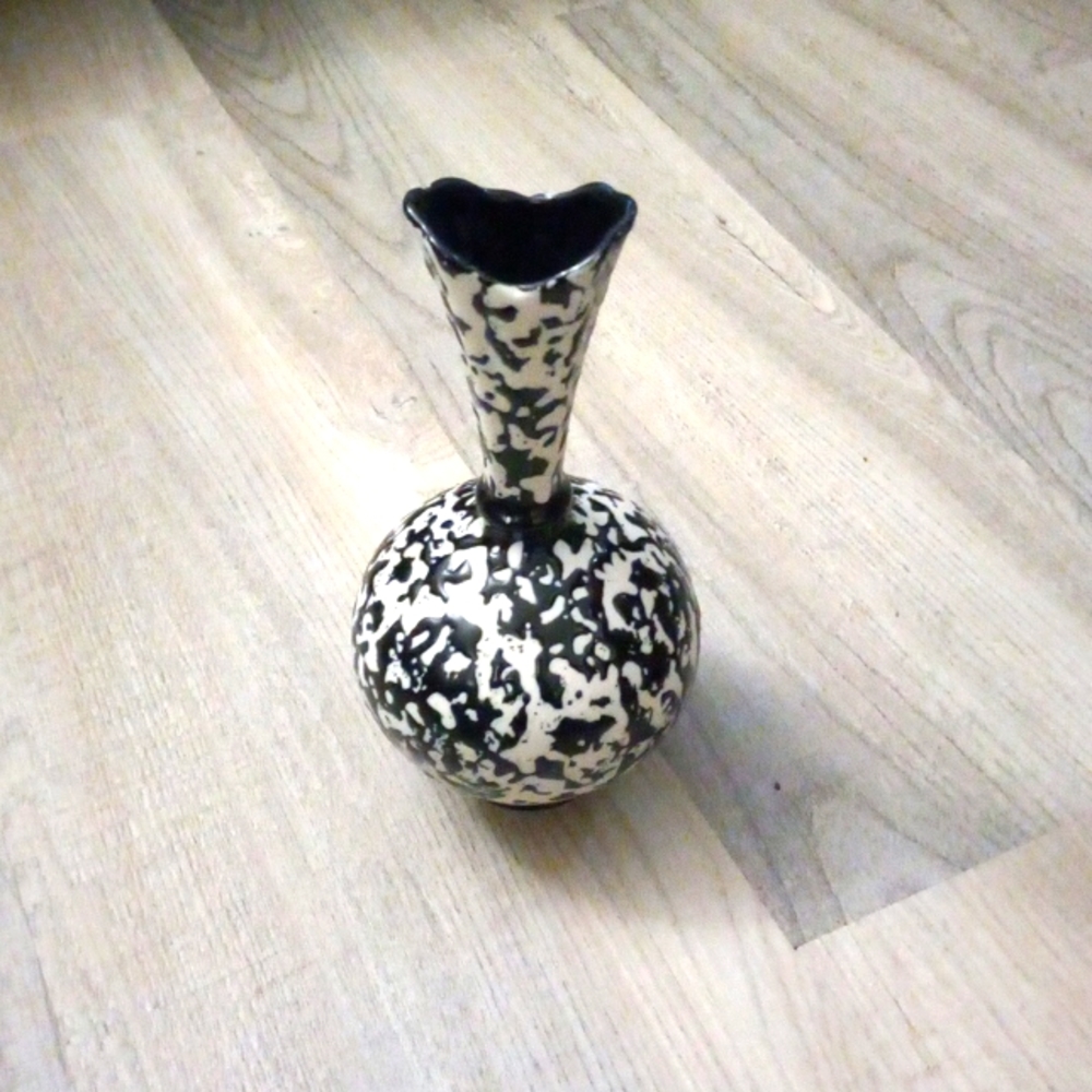 Black and white Splatter Vase
